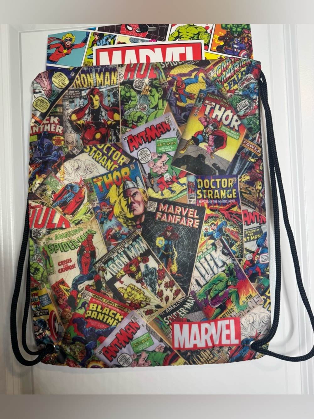 Marvel vintage style front cover Comic books Retro Drawstring Backpack avengers